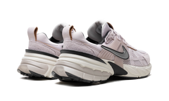 V2K Run Wmns"Platinum Violet" FN6703 001